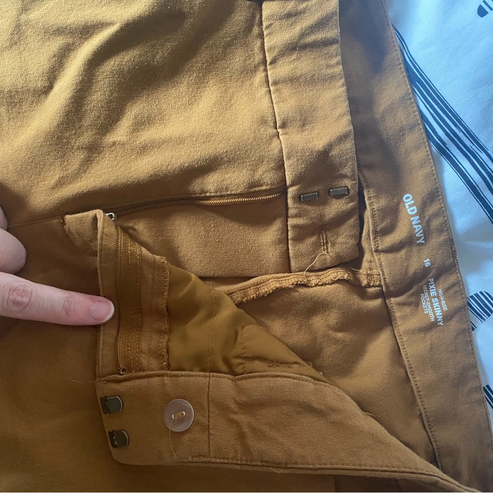 Old Navy Pixie Skinny Pant